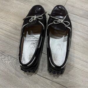 Tod's Brown Patent Leather Driving Moccasins with Silver Bow